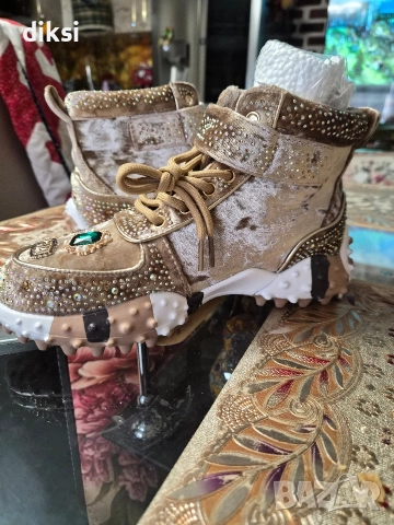 Дамски маратонки - 38 номер, снимка 4 - Маратонки - 52790108