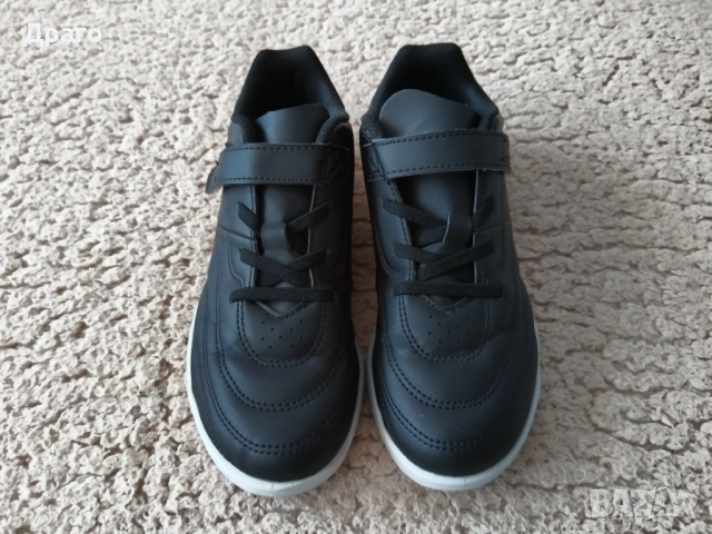 Детски обувки за футзал 100, черно-сиво, Kipsta - 36 номер