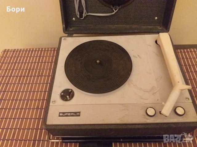 Грамофон SUPERLA, снимка 2 - Антикварни и старинни предмети - 27035199
