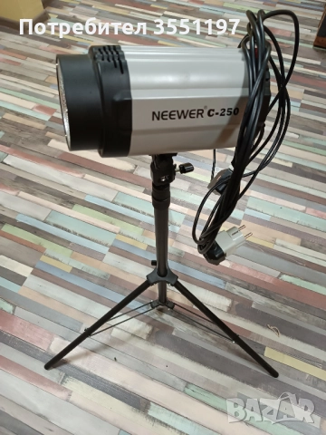 2 бр Комплекти студийно осветление оборудване - чадъри, лампи и стативи 210 см,предавател и приемник, снимка 6 - Светкавици, студийно осветление - 52355370