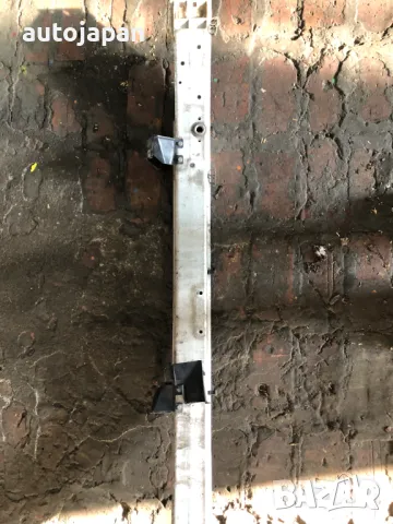 Греда предна броня Mercedes W203 C-class C180, снимка 2 - Части - 49447817