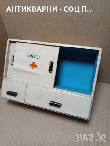 Соц Стара Дървена Аптечка. , снимка 5 - Антикварни и старинни предмети - 52566456