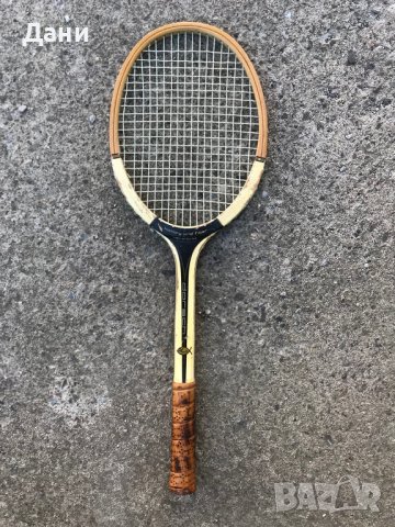 Стара тенис ракета 