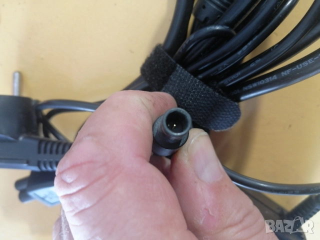 Зарядно за лаптоп HP , 90W, снимка 2 - Части за лаптопи - 52060905