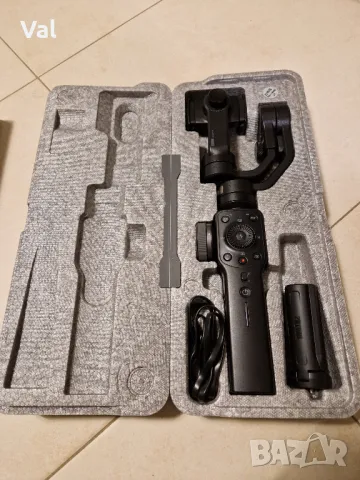 Стабилизатор за смартфони-Гимбал- Zhiyun-Tech SMOOTH 4, снимка 2 - Чанти, стативи, аксесоари - 50407530