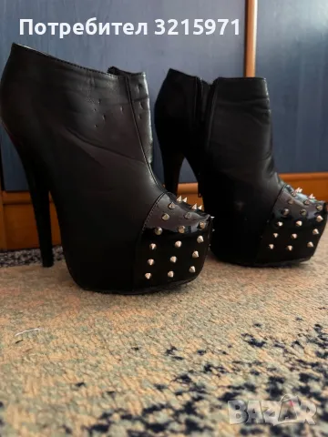 Боти с шипове