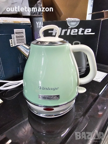 Това е електрическа кана Ariete Vintage 2868/03, снимка 3 - Кани - 53436721