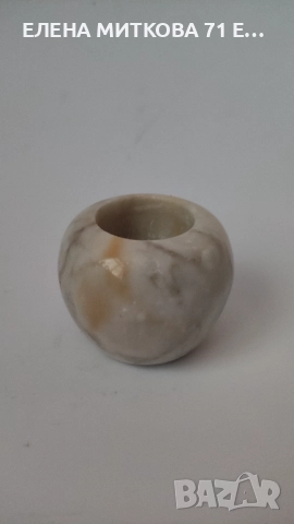 Малък,но тежък свещник от мрамор