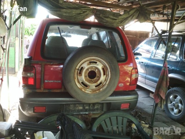 Продавам на части