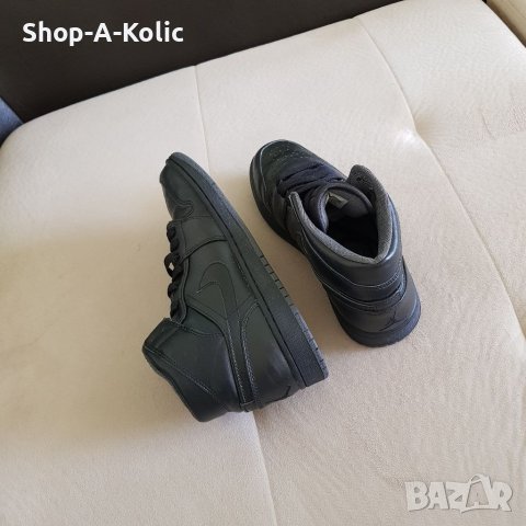 NIKE AIR JORDAN 1 Mid "Triple Black", снимка 3 - Кецове - 38414397
