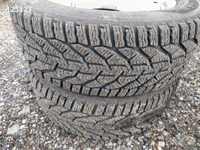 Зимни гуми 195/55/15, снимка 5 - Гуми и джанти - 53261185