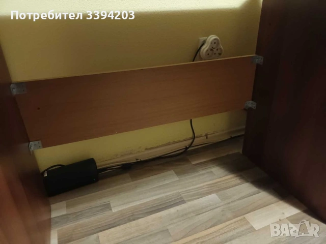 Бюро с чекмеджета, снимка 2 - Бюра - 53380034