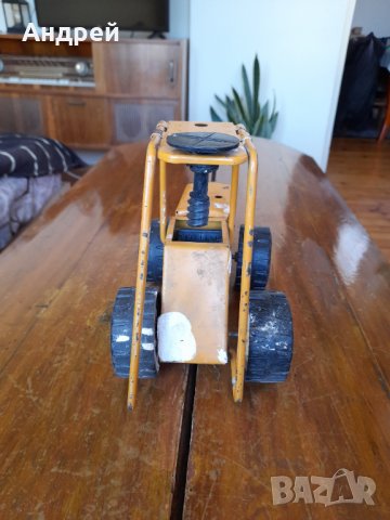 Стар трактор Мир, снимка 2 - Други ценни предмети - 38274368