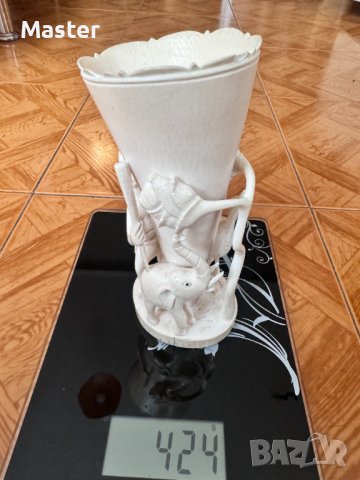 Красива старинна ваза от слонова кост с ръчно гравирани мотиви, снимка 2 - Декорация за дома - 44079940