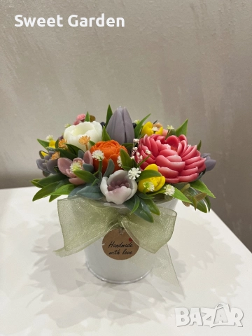 Аранжировки от ароматни сапунени цветя, снимка 2 - Подаръци за жени - 52627868