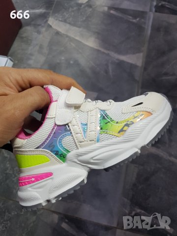 Маратонки, снимка 2 - Детски маратонки - 43189299