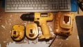 Батериен винтоверт DeWalt със зарядно и 2 батерии , снимка 1