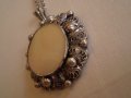 Ретро медальон седеф с бял обков филигран, снимка 3