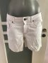 Бели къси дънкови панталони, снимка 1 - Къси панталони и бермуди - 37131370
