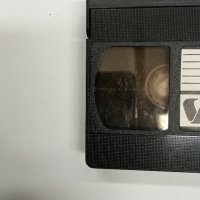 VHS видеофилми "Мъртво вълнение" / "Те живеят сред нас", снимка 3 - Други жанрове - 43097287
