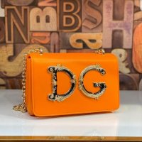Дамска чанта Dolche&Gabbana оранжева, снимка 1 - Чанти - 28594896