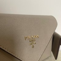 Дамска чанта Prada, снимка 3 - Чанти - 43779146