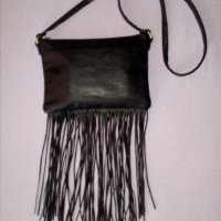 Н&М Черна кожена чанта с ресни, снимка 3 - Чанти - 32369776