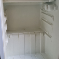 Хладилник малък , снимка 10 - Хладилници - 44924843