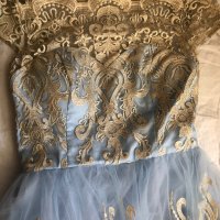 Chi Chi London Дамска официална рокля - светло синьо и златисто / дантела, снимка 13 - Рокли - 32814589