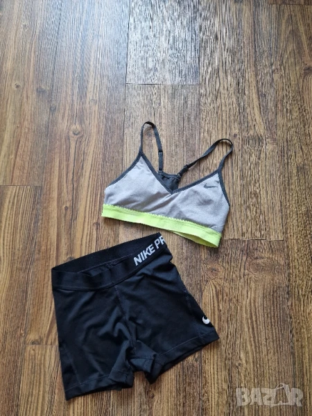 Страхотен дамски сет клин и бюстие топ NIKE размер XS / S , снимка 1