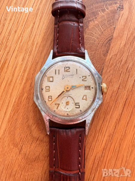 Восток, снимка 1