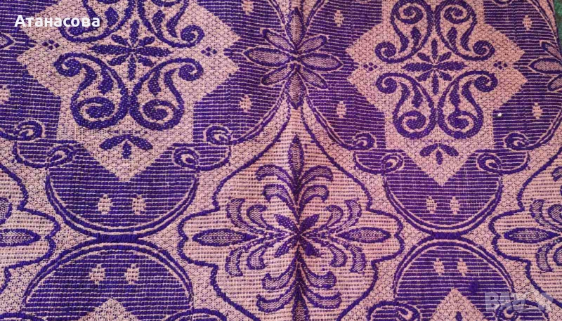 Лилав килим, снимка 1