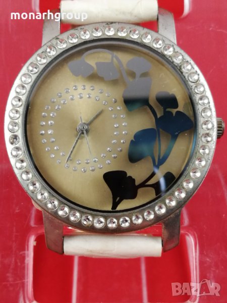 Часовник дамски бял с цветя, снимка 1