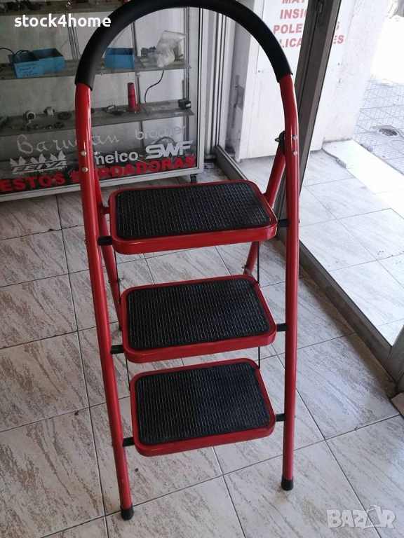 Метална стълба, Сгъваема, 3 широки стъпала, Максимално поддържано тегло 150 кг, Червен/Черен, снимка 1