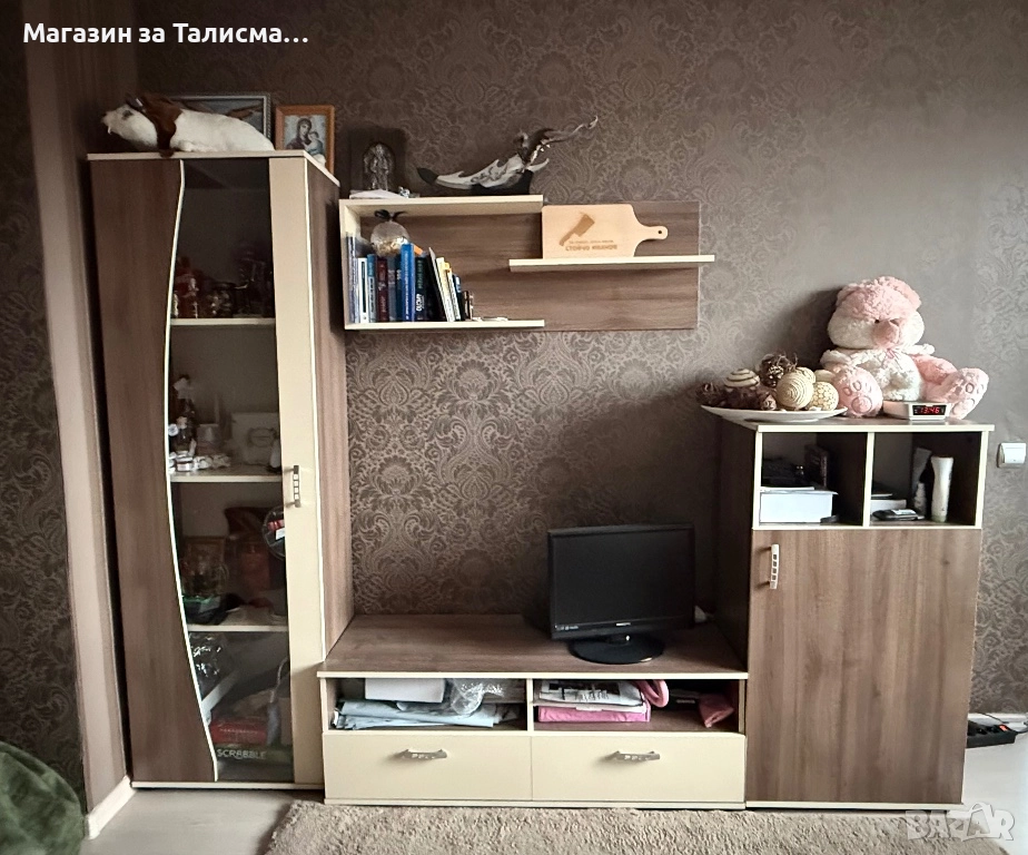 Холна секция с витрина – много запазена, светли цветове, снимка 1