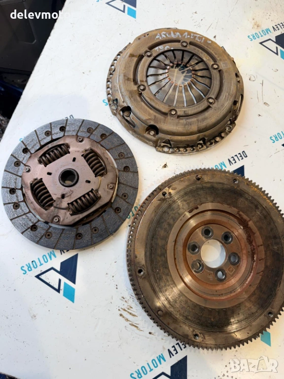 04C105273C / 04C141031C / 04C141025D комплект съединител, маховик, феродо и притискател Seat Arona, снимка 1