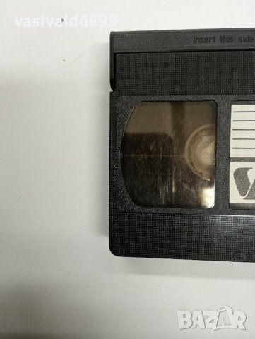 VHS видеофилми "Мъртво вълнение" / "Те живеят сред нас", снимка 3 - Други жанрове - 43097287