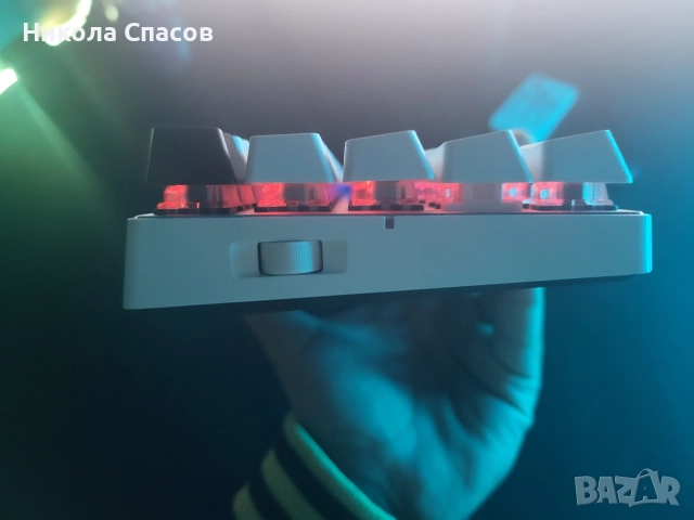 Безжична клавиатура Logitech , снимка 3 - Клавиатури и мишки - 52888305