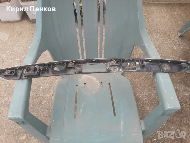 Лайстна багажник Мерцедес W204(C class) седан, снимка 2 - Части - 50463245