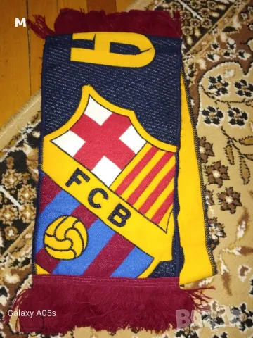 Зимен шал на Барселона, снимка 2 - Шапки, шалове и ръкавици - 49861403