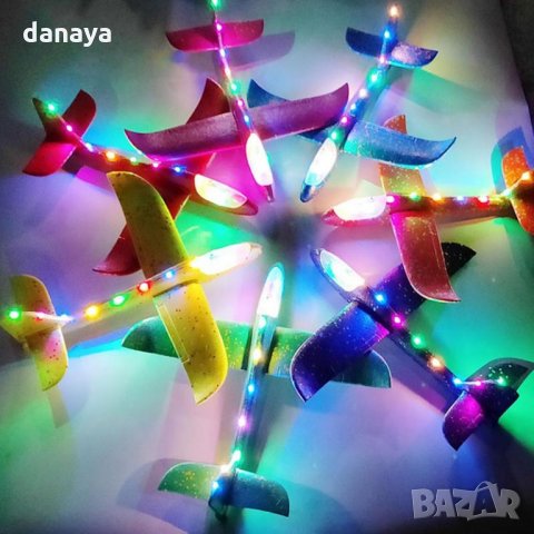 1080 Светещ самолет от стиропор въздушен самолет за хвърляне планер, снимка 12 - Влакчета, самолети, хеликоптери - 26218264