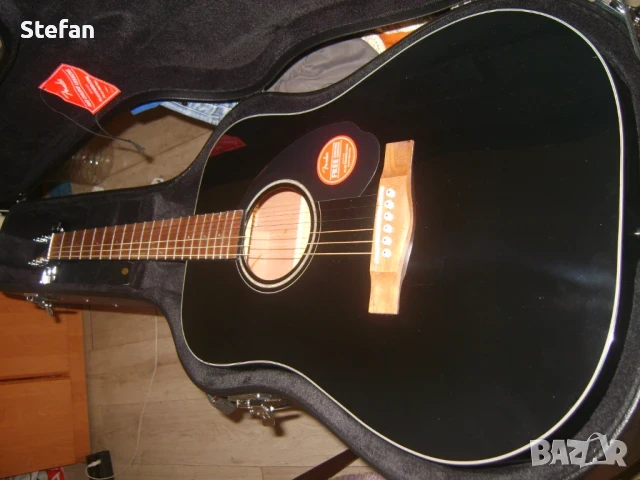 Продавам Fender - CD-60 V3 BK Акустична китара с куфар Чистонова, само пробвана. Купена от Томан - Г, снимка 1