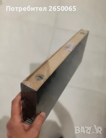 Нови стенни MDF етажерки в черно и бяло! 42/21/4,5 см , снимка 4 - Етажерки - 50175724