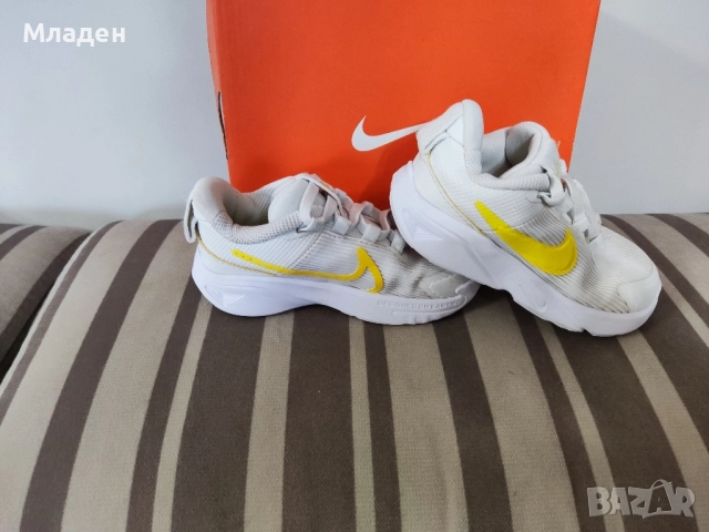 Детски маратонки Nike 25 номер, снимка 2 - Детски маратонки - 51995187