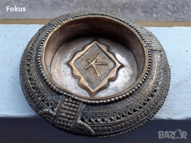 Голям стар тас, снимка 3 - Антикварни и старинни предмети - 53490451