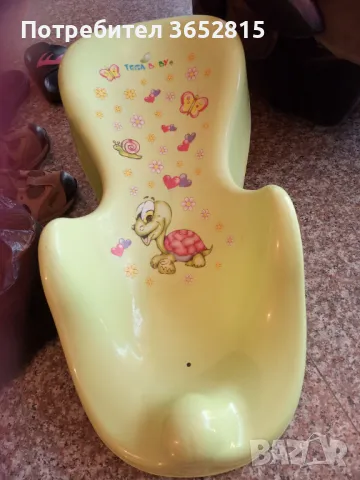 Продавам столче за хранене , столче за кола и стойка за къпане