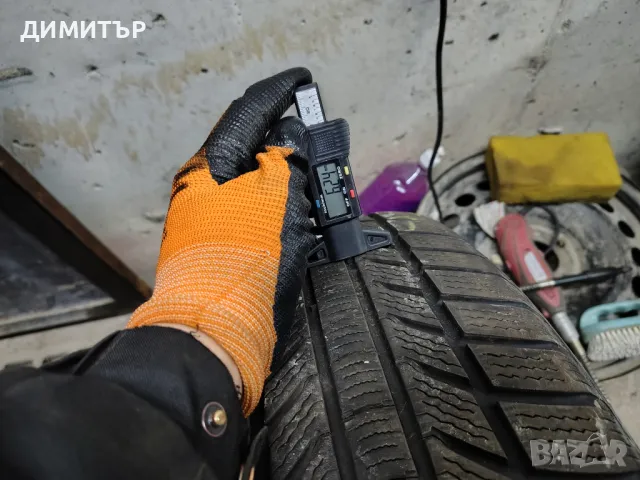 2бр.зимни гуми CONTINENTAL 235/55/18 100H DOT 3523, снимка 3 - Гуми и джанти - 49262201