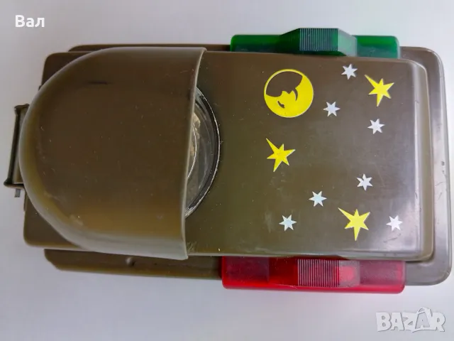 Фенерче за батерия 4.5 волта с червен и зелен филтър