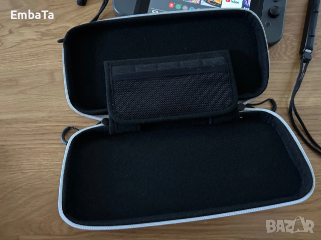 Конзола Nintendo switch пълен комплект с кутия+ оригинален калъф, снимка 7 - Nintendo конзоли - 52949373