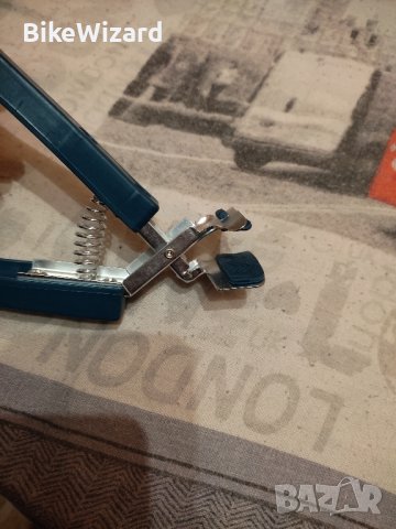 Кухненска щипка за преместване на горещи съдове НОВА, снимка 4 - Аксесоари за кухня - 43331542